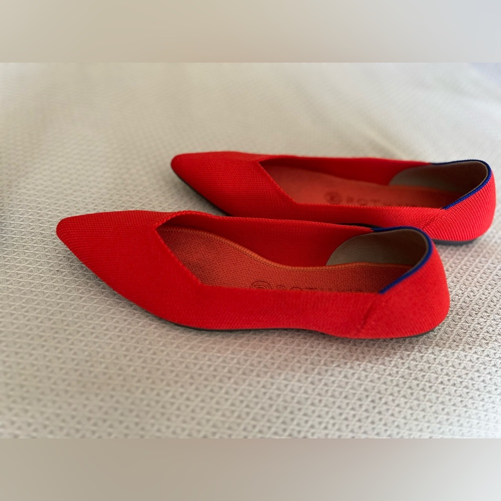 Rothys point, red, 8 1/2 W